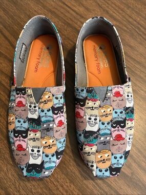 Bobs by Skechers 6.5 Cats Scratch Party Print Slip On Shoes Flats Memory Foam